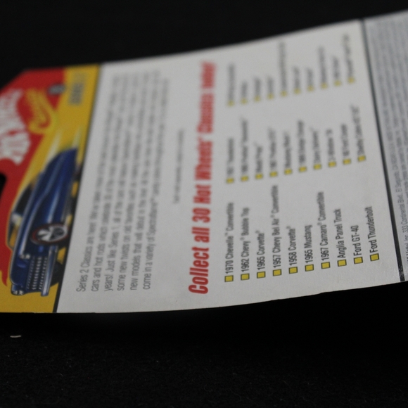 2006 Hot Wheels Classics 1957 Chevy Bel Air Convertible Gold - Picture 2 of 2